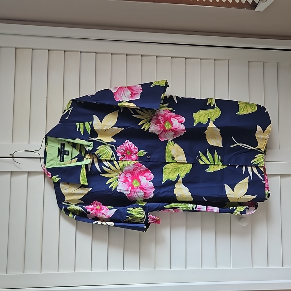 TOMMY Hilfiger button down XL Multiple colors